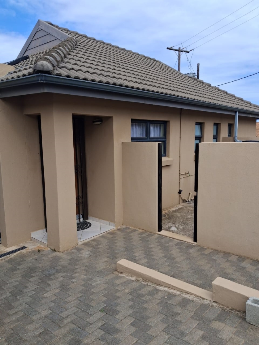 To Let 3 Bedroom Property for Rent in Kidds Beach Eastern Cape